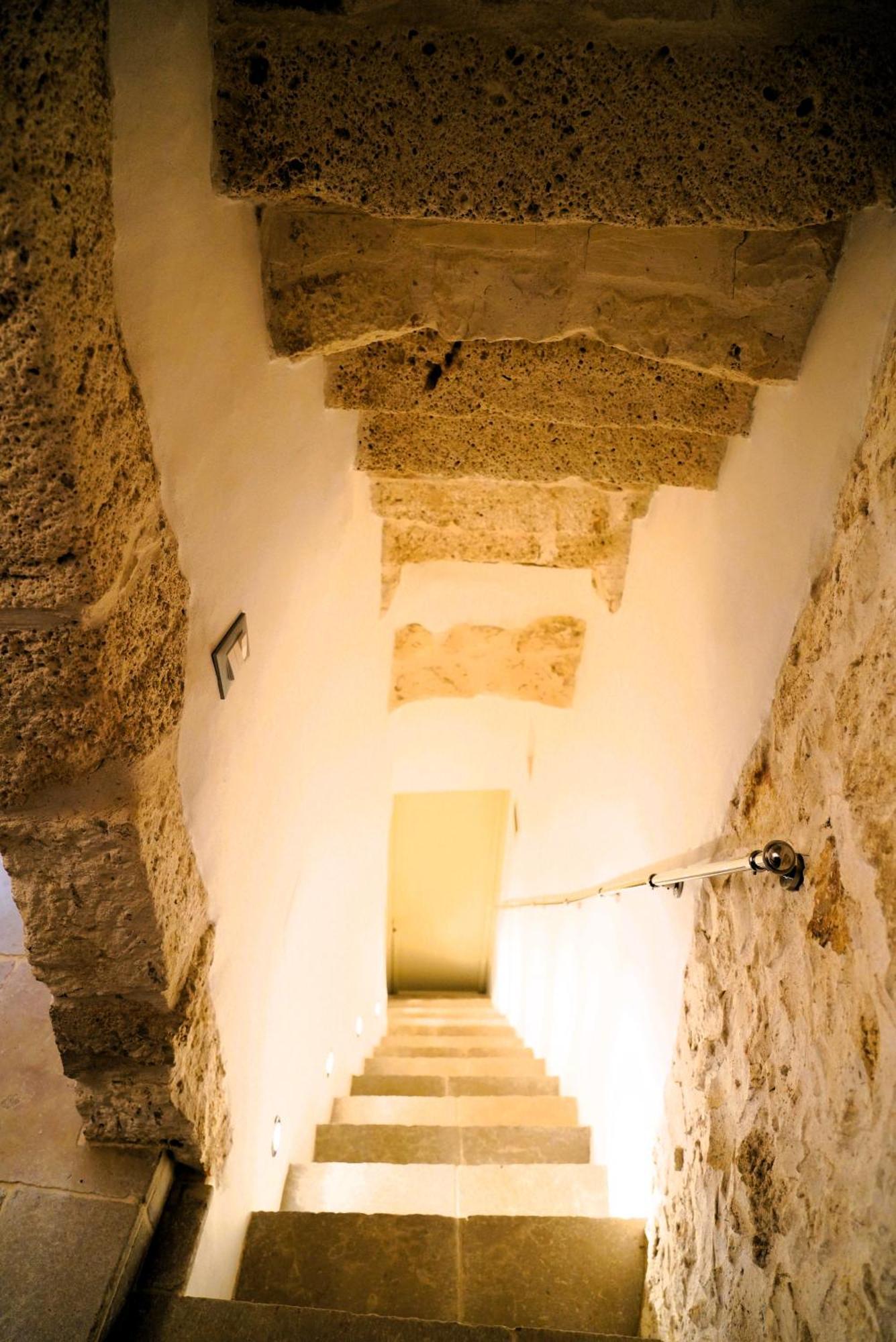 Dimora Lo Scrigno - Una Perla Nel Cuore Di Ostuni Exterior foto